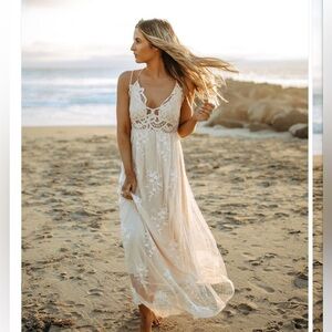 Elegant Lace Maxi Dress